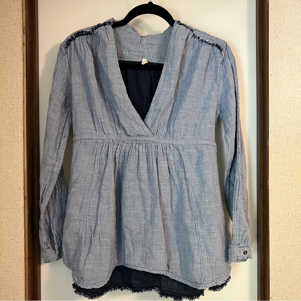 Free People All Who Wander Subtle Striped Blue White Top Cotton Chambray XS - Picture 3 of 13